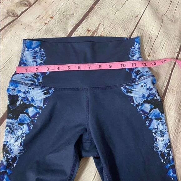 ALO YOGA | Dark Crystal Leggings - Picture 4 of 6